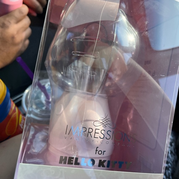 Impressions Pink Hello Kitty Bear Makeup Brush Set - Picture 4 of 4